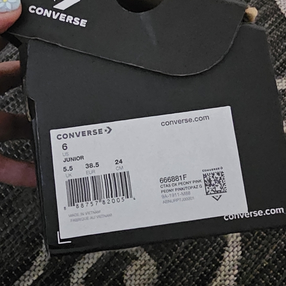Converse - Picture 6 of 6